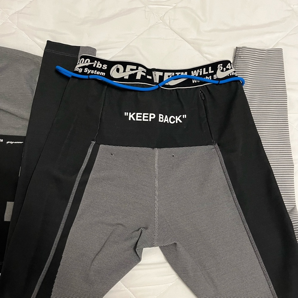 Off-White Matching Set. - Picture 5 of 6